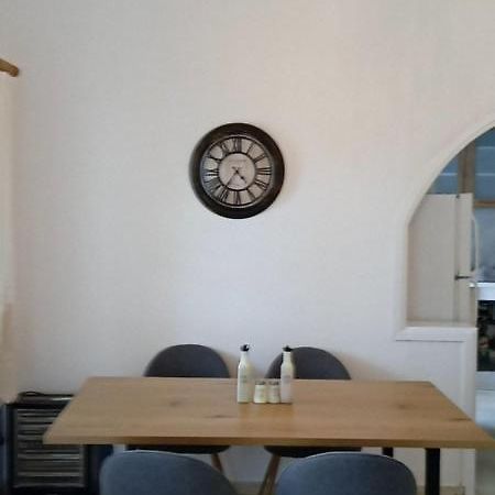 Ferienwohnung Beautiful House In Front Of The Sea Gazi Exterior foto