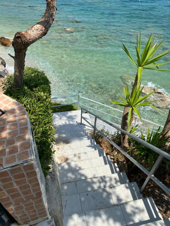 Ferienwohnung Beautiful House In Front Of The Sea Gazi Exterior foto